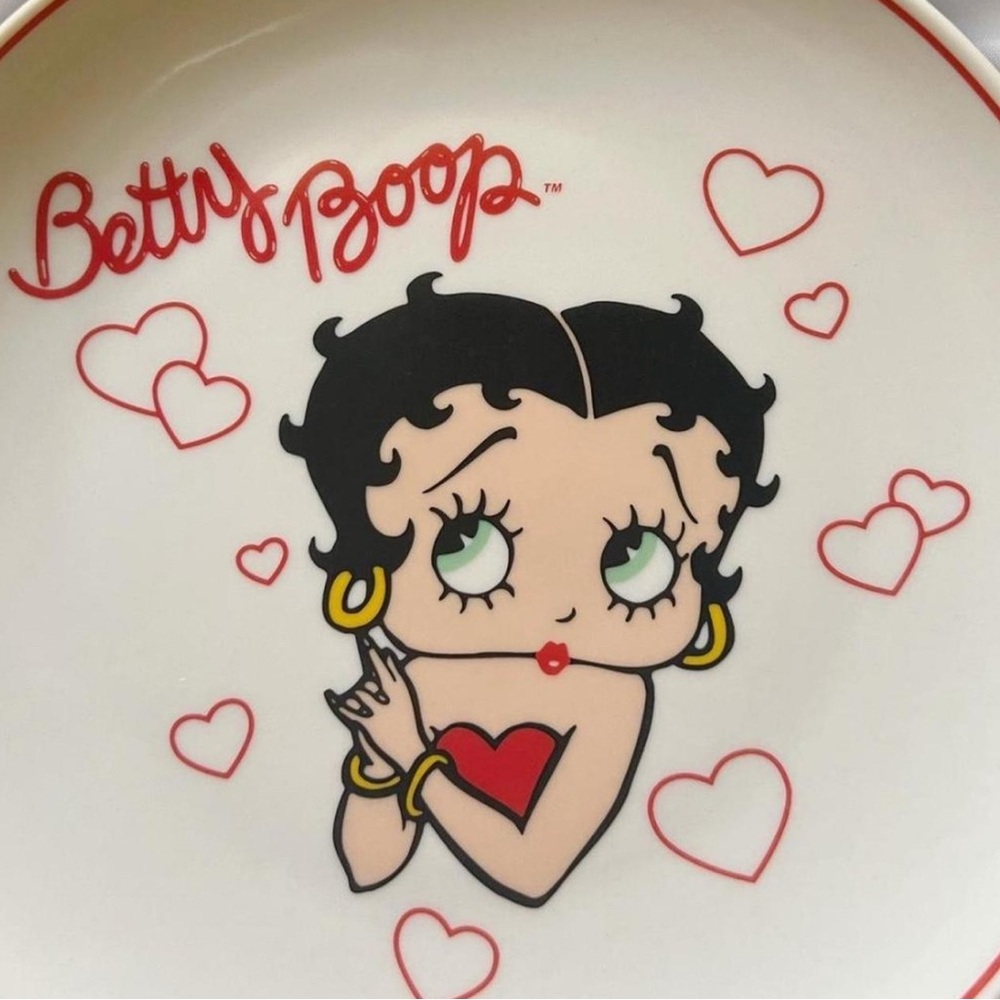 Betty Boop White and Red Dinner Plate